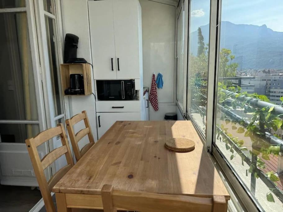 Le Rooftop Calme Et Terrasse A 1 Minute De La Gare Grenoble Exterior foto